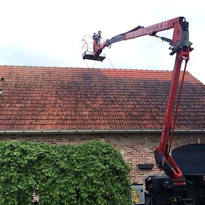 Gebruik van eigen hoogwerker (beperkte loop op het dak-